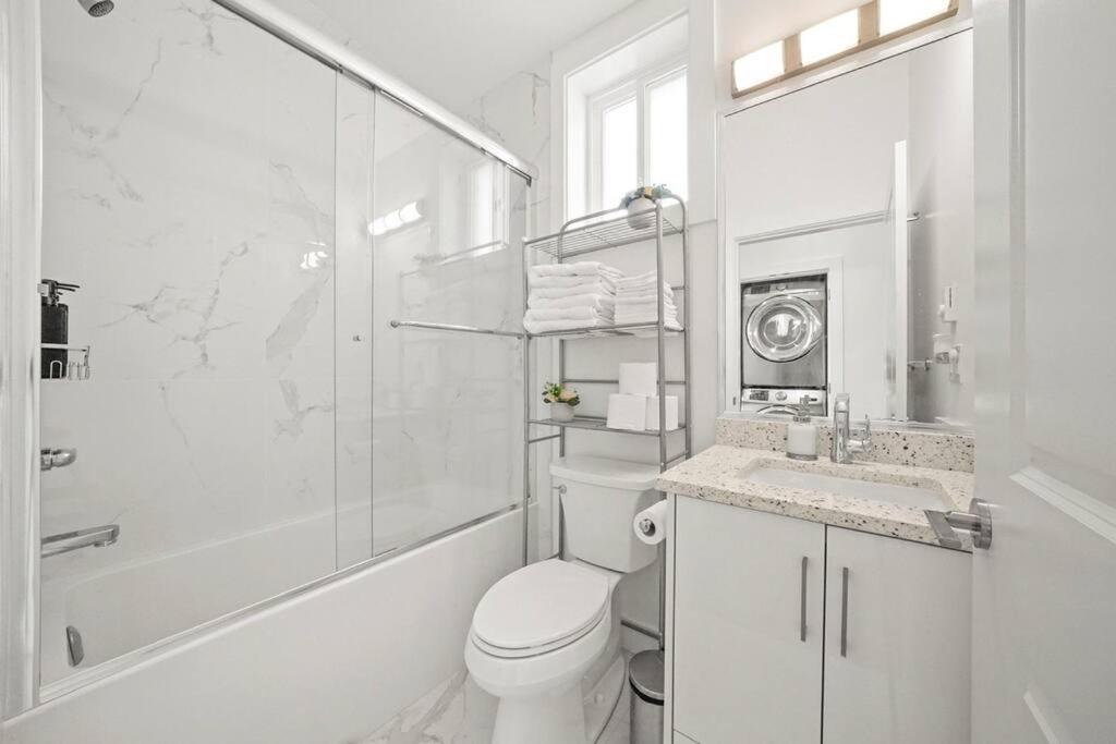 Entire New Cozy And Modern 2-Storey House Vancouver Exteriér fotografie