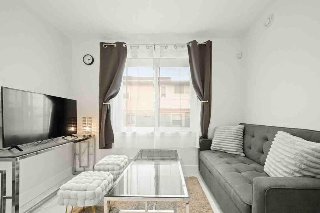 Entire New Cozy And Modern 2-Storey House Vancouver Exteriér fotografie